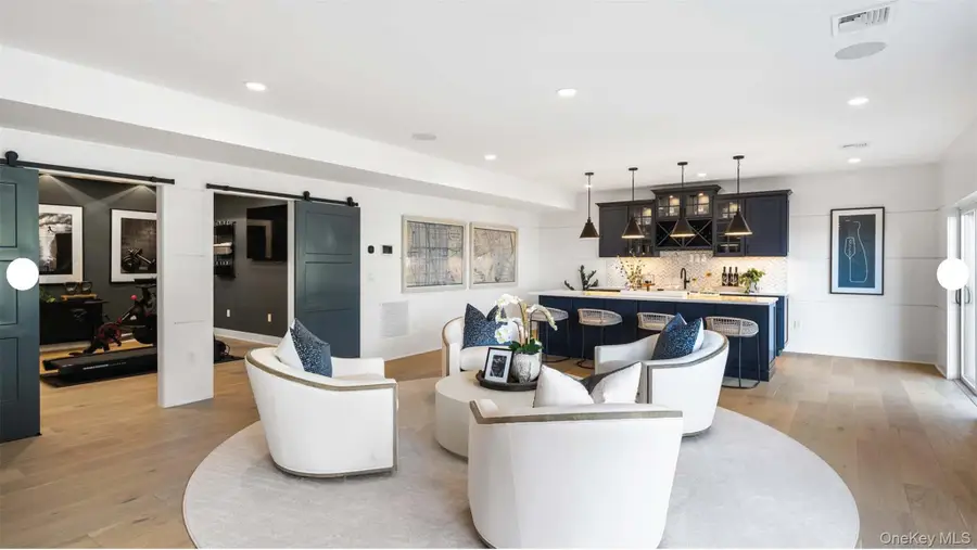 22 Sienna Court, Dix Hills, NY 11746 - Image #2