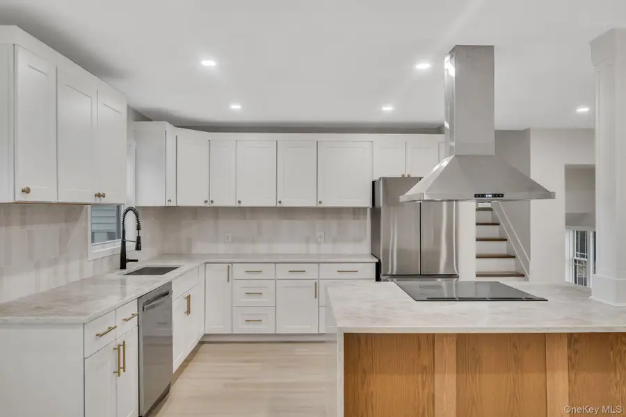 246 Woodlawn Avenue, Saint James, NY 11780 - Image #3