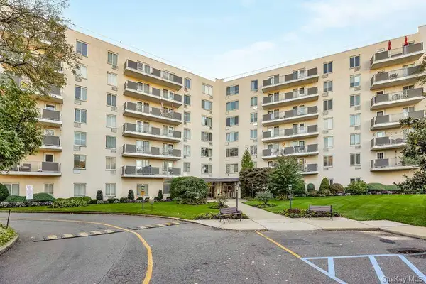 135 Post Avenue #2Q, Westbury, NY 11590