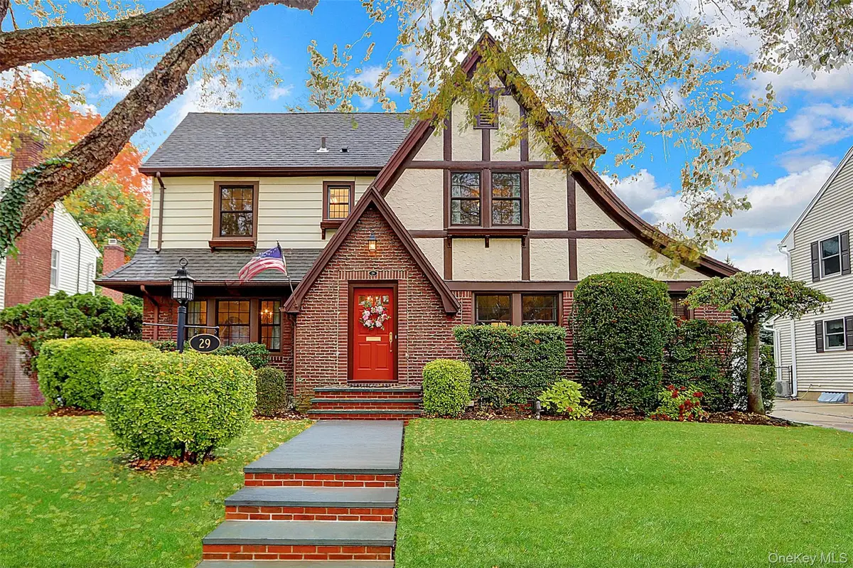 29 Brixton Road, Garden City, NY 11530 - Image #1