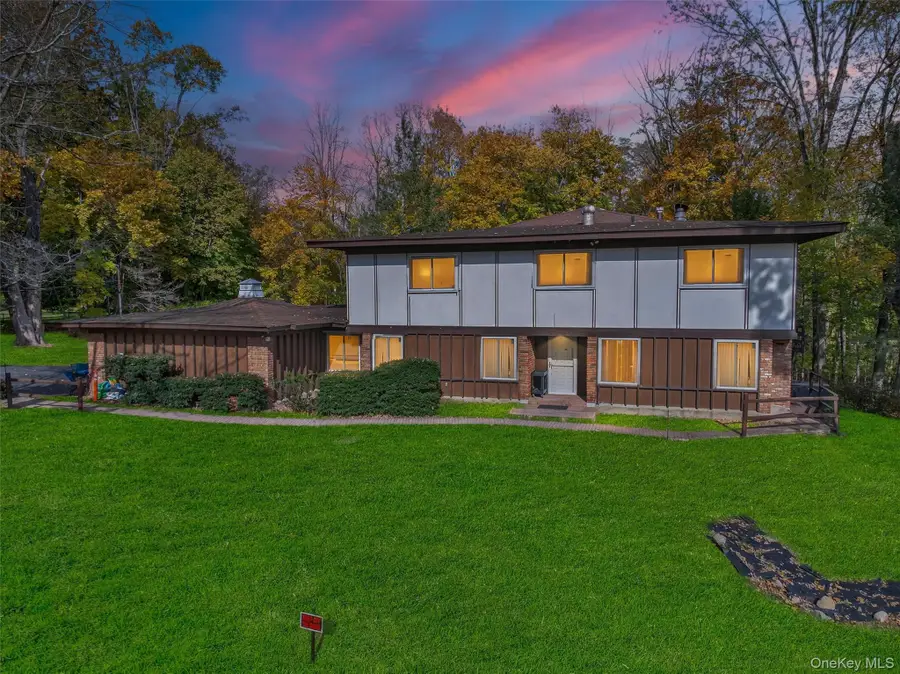 2 Kings Gate Road, Suffern, NY 10901 - Image #2