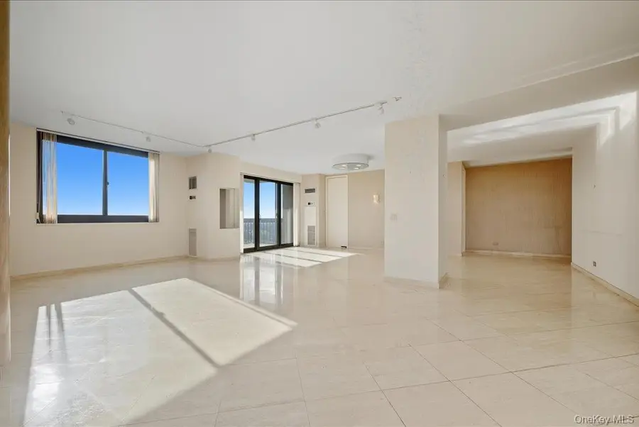 27110 Grand Central Parkway #27W, Queens, NY 11005 - Image #3