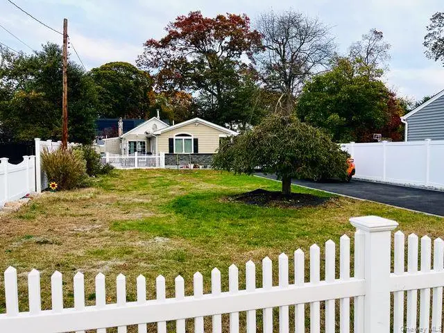 219 Litchfield Avenue, Babylon, NY 11702 - Image #2