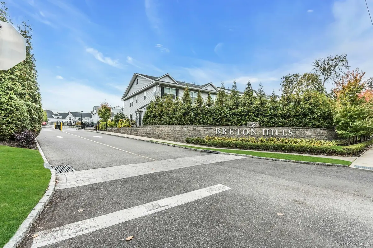 512 Breton Way, Glen Cove, NY 11542 - Image #1