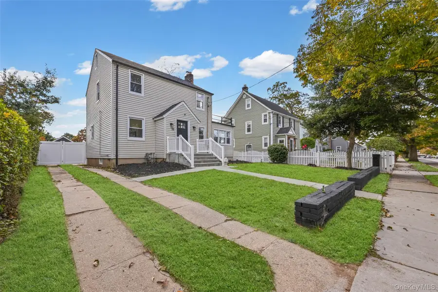 72 Woodside Avenue, Freeport, NY 11520 - Image #2