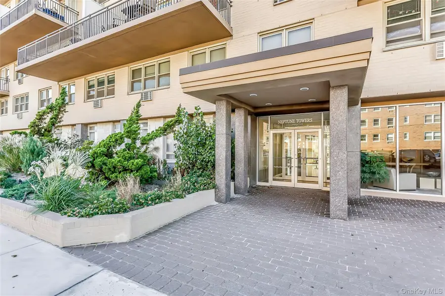 25 Neptune Boulevard #2E, Long Beach, NY 11561 - Image #2