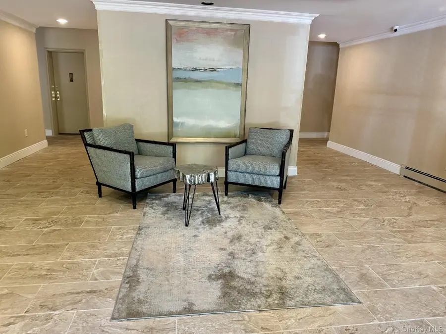 11 Wooleys Lane #3A, Great Neck, NY 11021 - Image #3