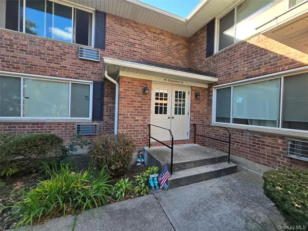 111 Edmunton Drive #G4, North Babylon, NY 11703