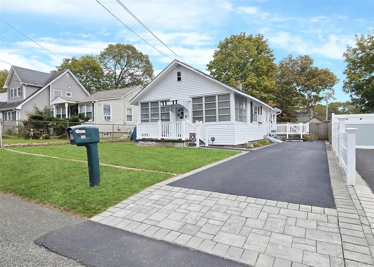 242 Pawnee Street, Ronkonkoma, NY 11779 - Image #1