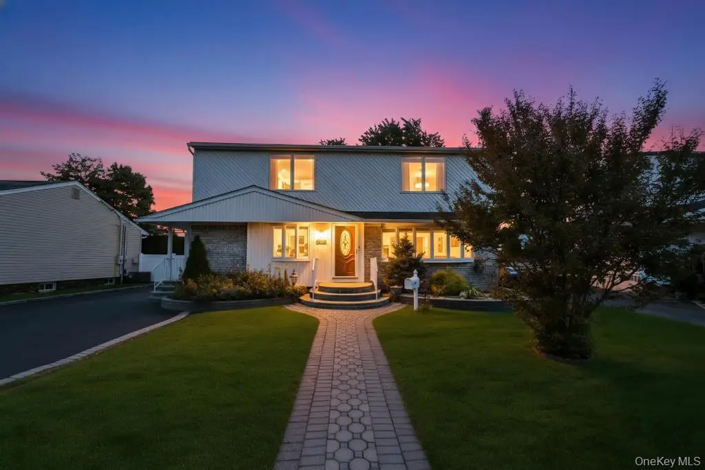 30 Andover Lane, Hicksville, NY 11801 - Image #1