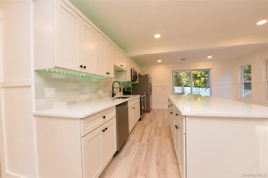 15 Pardam Knoll Road, Miller Place, NY 11764 - Image #3