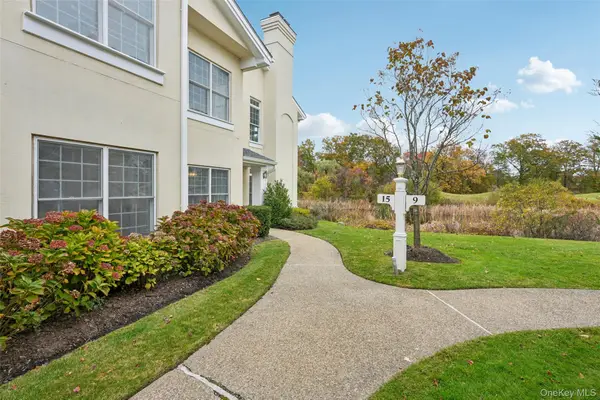 15 Arrowwood Circle, Rye Brook, NY 10573