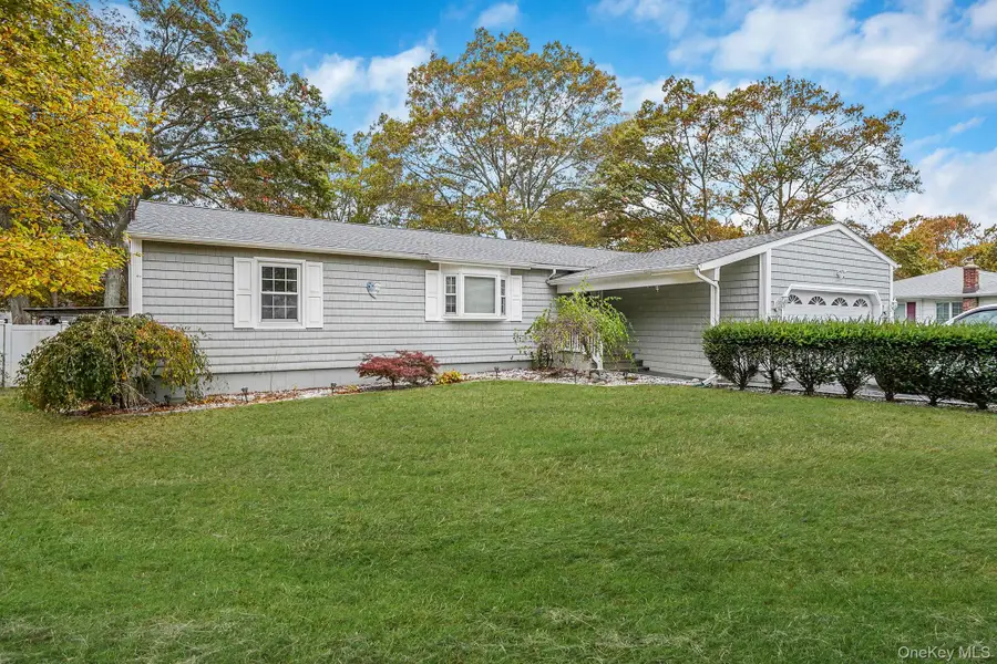 206 Crestwood Drive, Shirley, NY 11967 - Image #2
