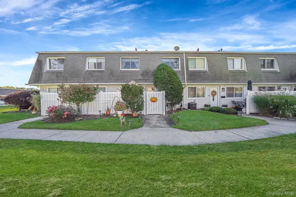 257 Storm Drive, Holtsville, NY 11742