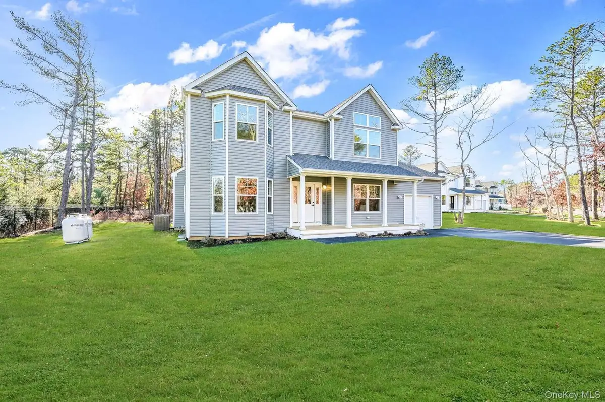 599 Robeson Place, Medford, NY 11763 - Image #1