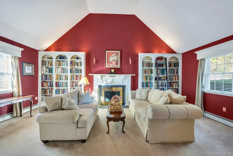 566 Elder Lane, Ronkonkoma, NY 11779 - Image #3