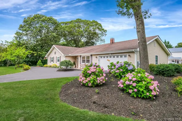 22 Concord Drive, Holtsville, NY 11742