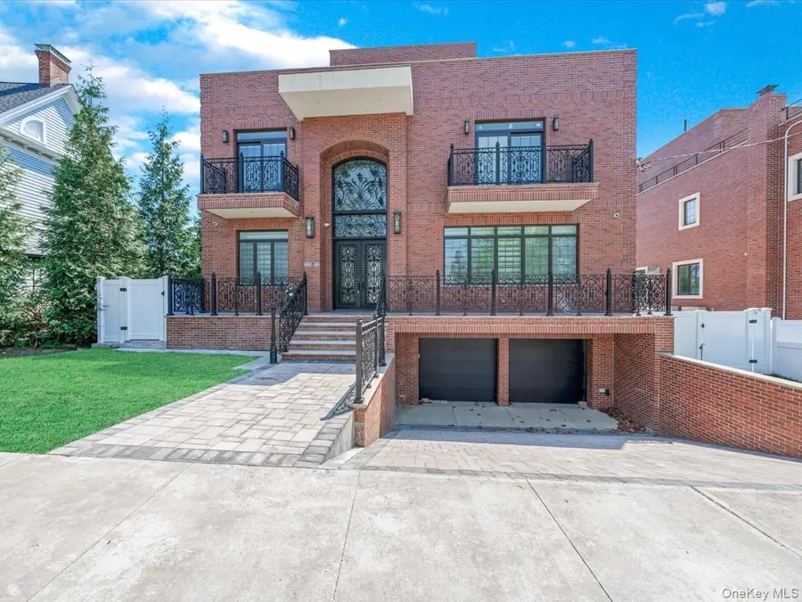 233-12 Bay Street, Douglaston, NY 11363 - Image #2