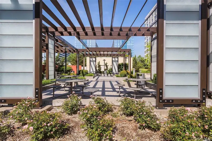 40-28 College Point Blvd #1605, Flushing, NY 11354 - Image #2