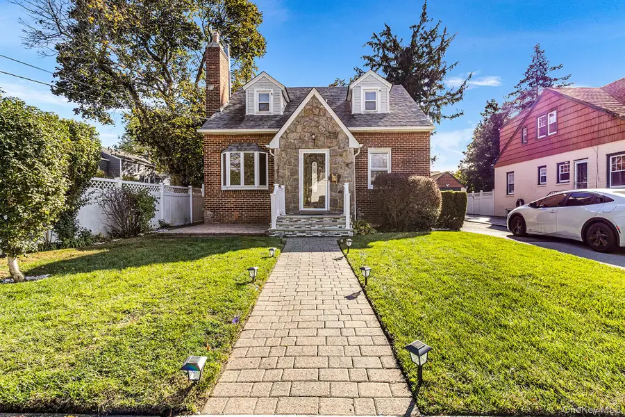 800 Wesley Street, Baldwin, NY 11510 - Image #2