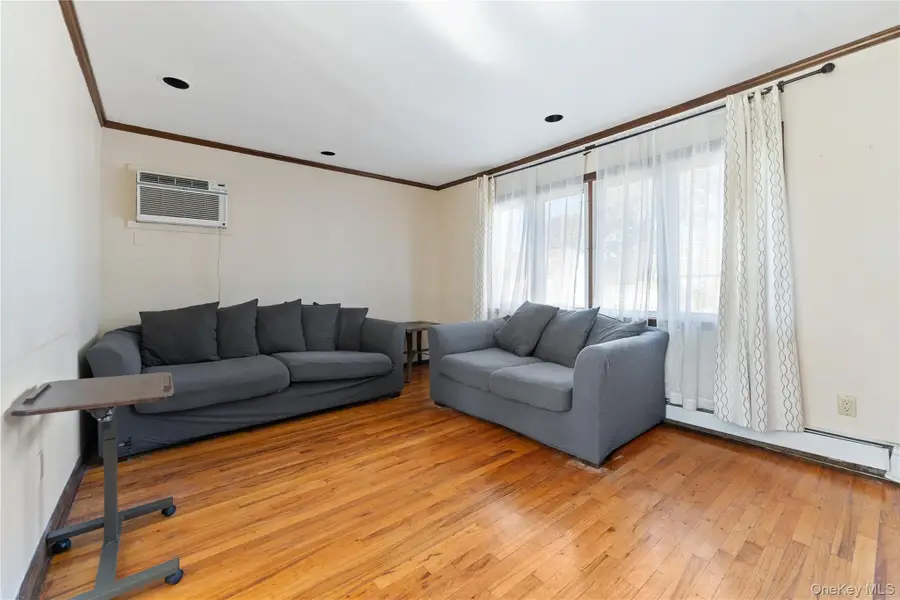 90 27th Street, Copiague, NY 11726 - Image #2