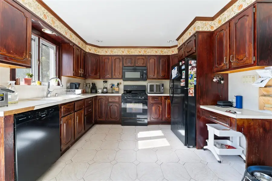 90 27th Street, Copiague, NY 11726 - Image #3