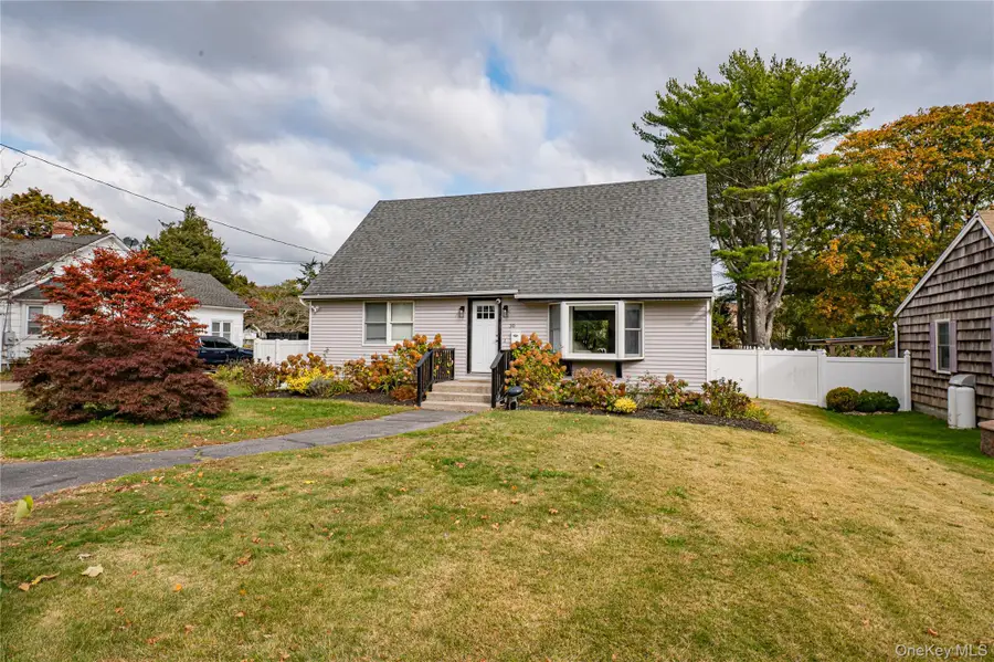 30 Fairway Avenue, Riverhead, NY 11901 - Image #2