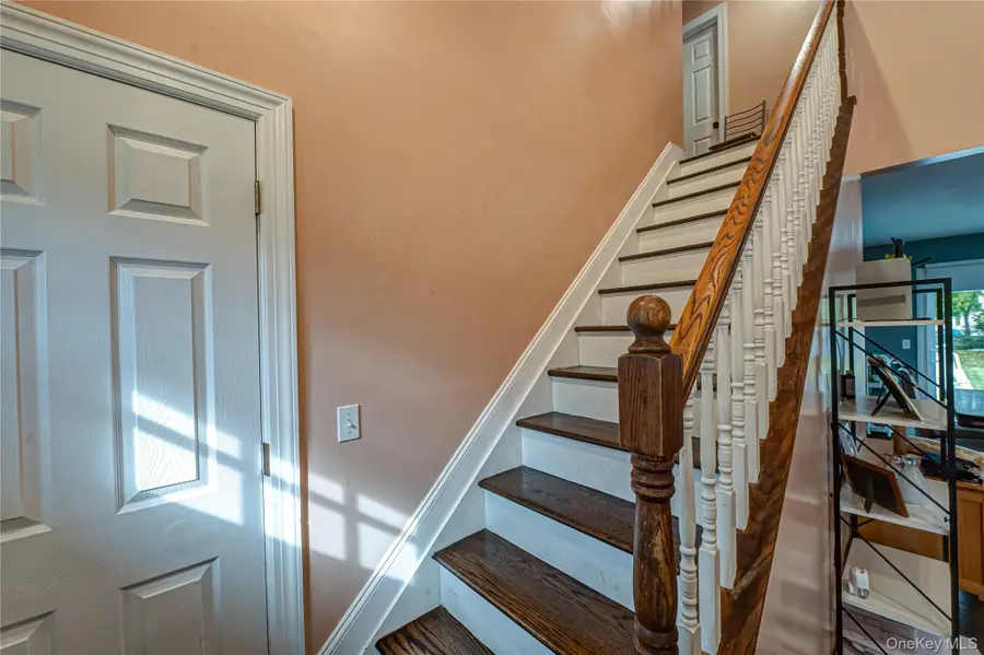 30 Fairway Avenue, Riverhead, NY 11901 - Image #3