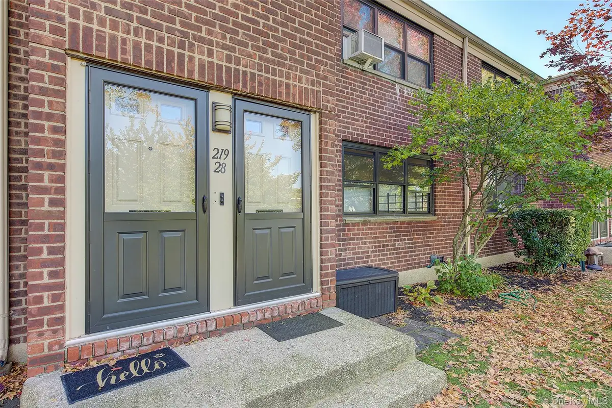 219-28 75 Avenue #247B1, Oakland Gardens, NY 11364 - Image #1