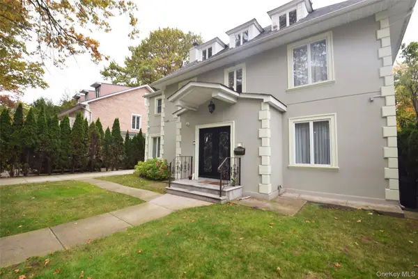 110 82nd Avenue, Kew Gardens, NY 11415