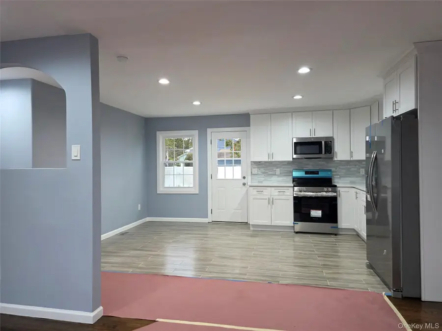 9 Cypress Avenue, Bay Shore, NY 11706 - Image #3