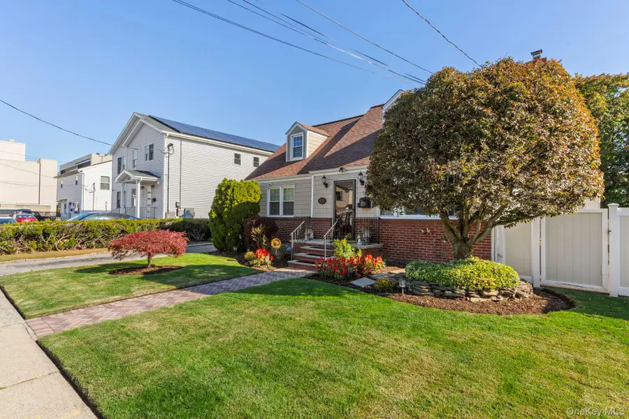 165 Lenox Avenue, Uniondale, NY 11553 - Image #3