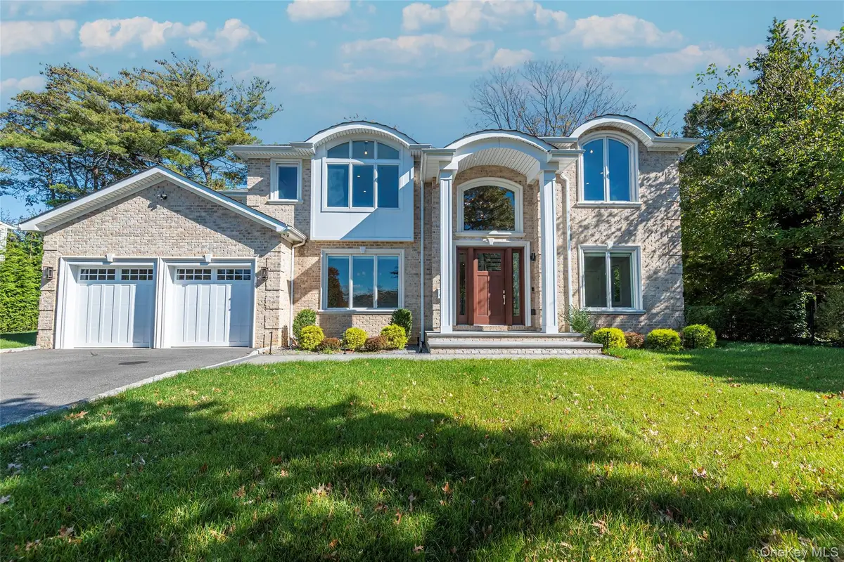 15 Grenfell Drive, Great Neck, NY 11020 - Image #1