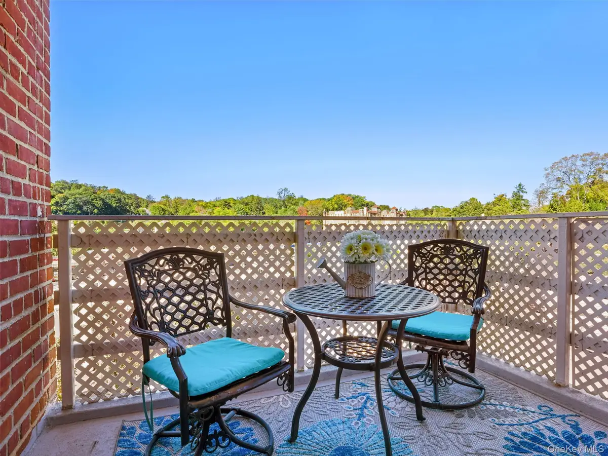 30 E Hartsdale Avenue #4D, Hartsdale, NY 10530 - Image #1