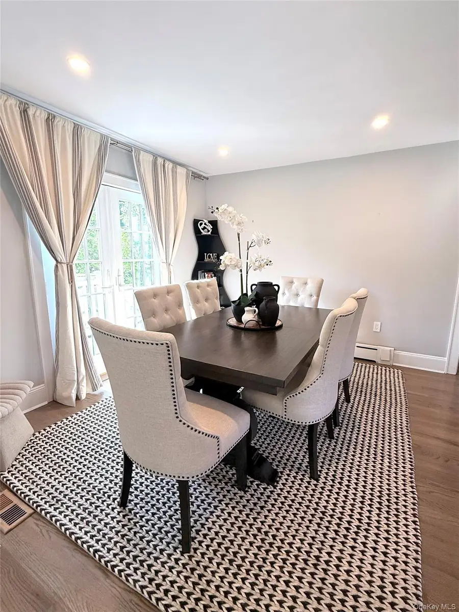 24 Pegs Lane, Riverhead, NY 11901 - Image #3