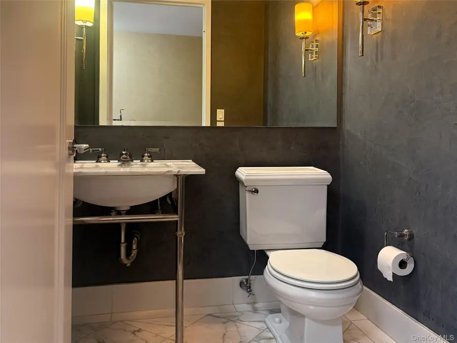 10 City Place #PH2C, White Plains, NY 10601 - Image #3