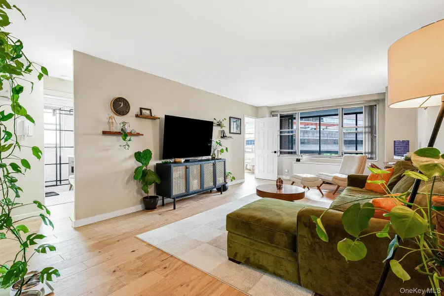 70-25 Yellowstone Boulevard #6T, Forest Hills, NY 11375 - Image #3