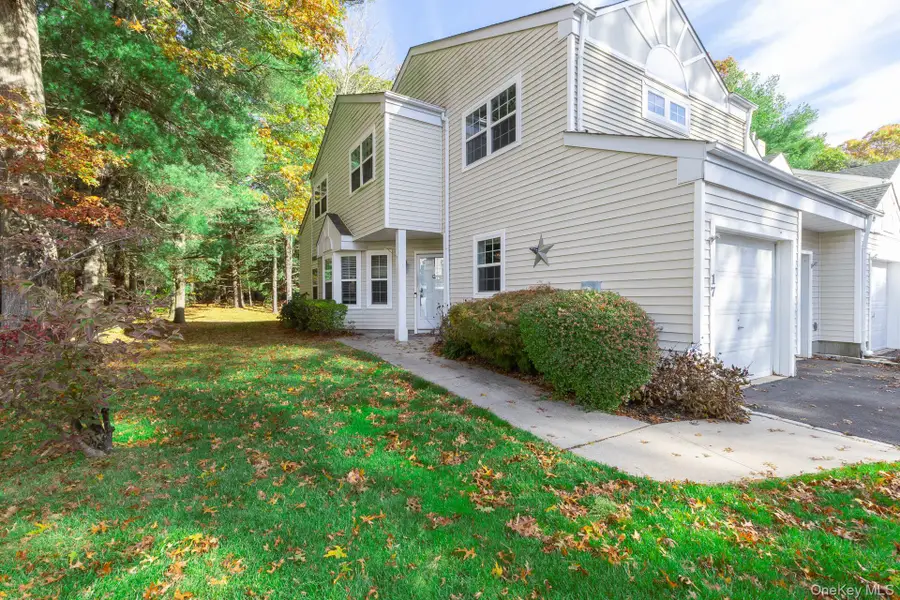17 Pidgeon Court, Manorville, NY 11949 - Image #2
