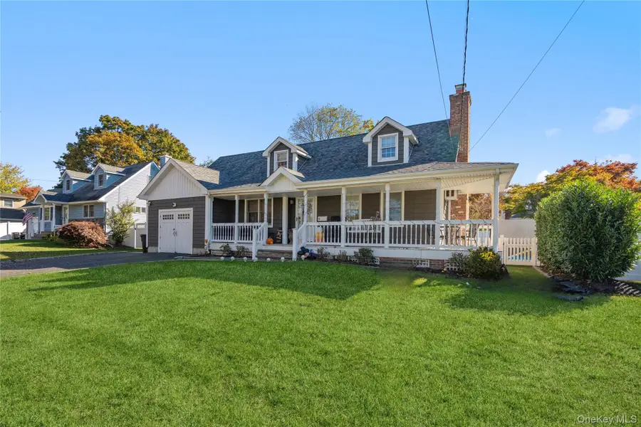 6 Dressler Road, Greenlawn, NY 11740 - Image #3