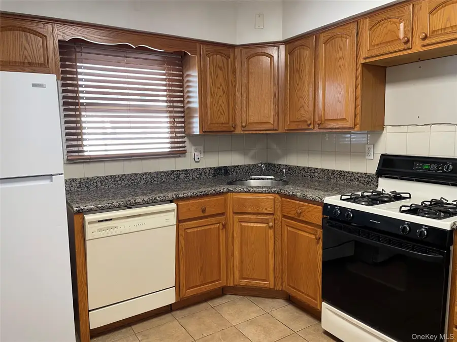 1115 Agnes Court, Valley Stream, NY 11580 - Image #3