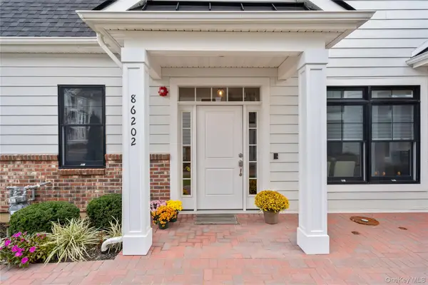 86202 Spruce Pond Circle #744, Plainview, NY 11803