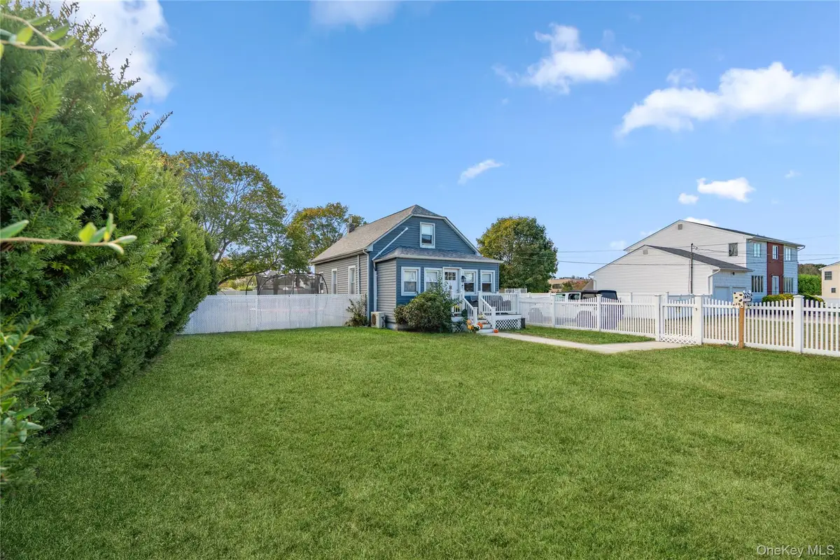 48 Farmers Avenue, Lindenhurst, NY 11757 - Image #1