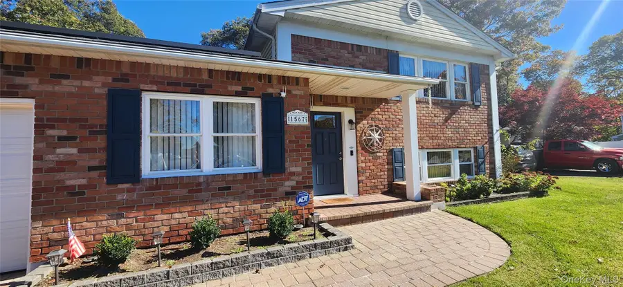 1567 Grundy Avenue, Holbrook, NY 11741 - Image #3