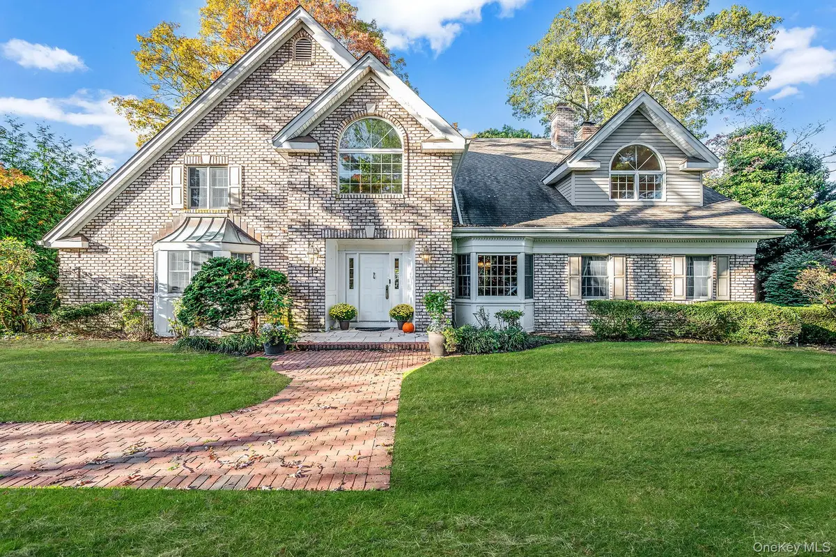 15 Riviera Court, Great River, NY 11739 - Image #1