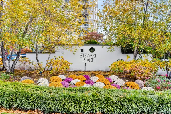 10 Stewart Place #2DW, White Plains, NY 10603
