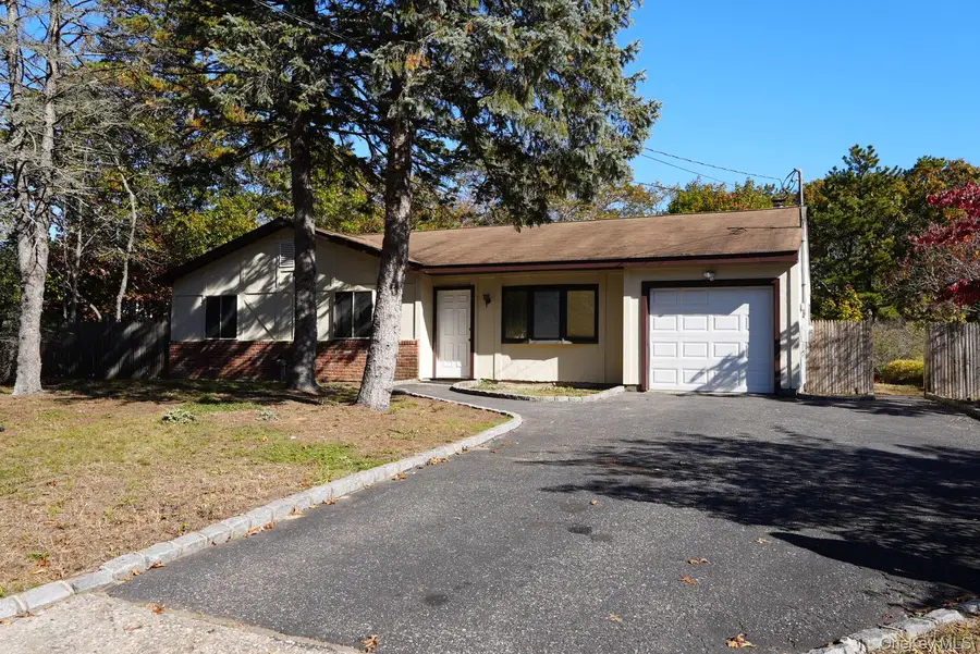 23 Old Selden Stage Rd, Selden, NY 11784 - Image #3