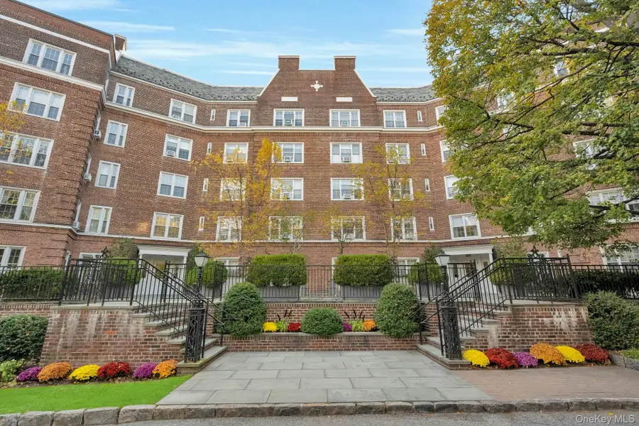 5 Midland Gardens #3M, Bronxville, NY 10708 - Image #2