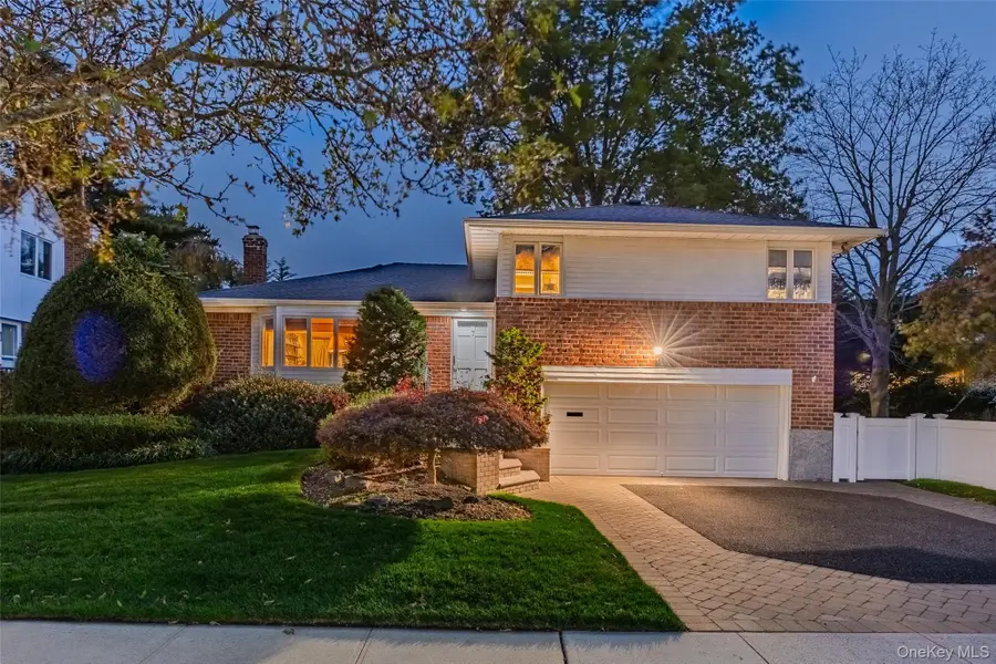 7 Judith Street, Plainview, NY 11803 - Image #2