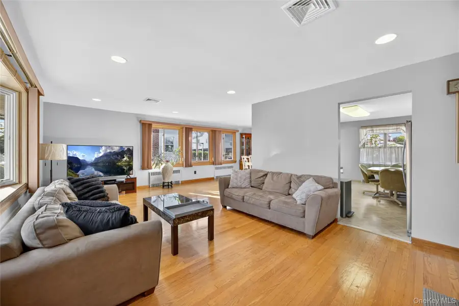 200 Mallory Avenue, Staten Island, NY 10305 - Image #3