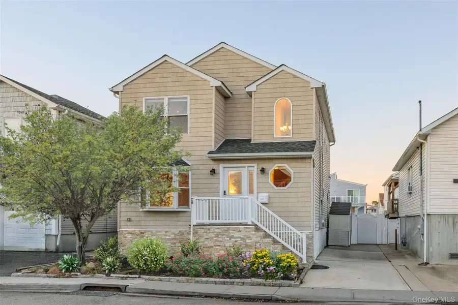 647 Lincoln Street, Baldwin Harbor, NY 11510 - Image #2